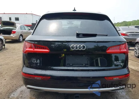 2018 Audi Q5 2.0T Premium z USA, uszkodzony, nr VIN WA1CNAFY0J2217145